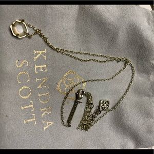 Kendra Scott necklace